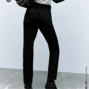 Super Cute Black Straight Leg Zara Jeans!!